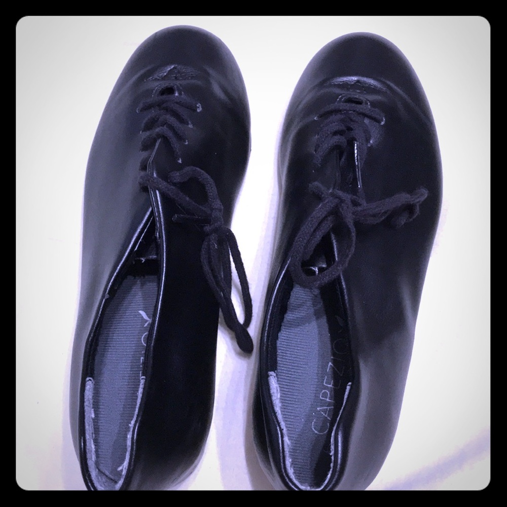 Tap dance shoes